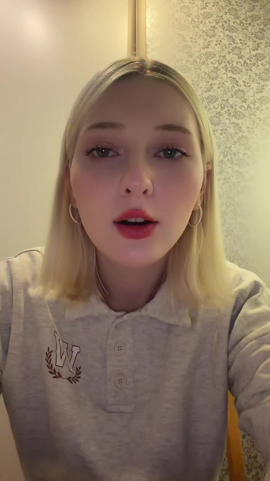 @janie_