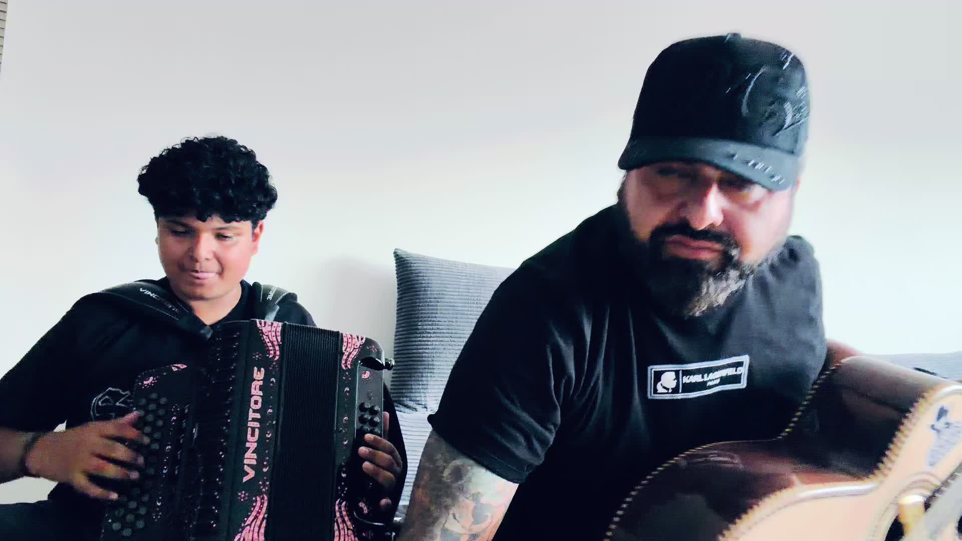 @V&iacute;ctor Alfonso Moreno