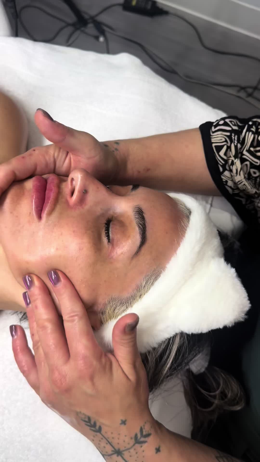 @facial.oc