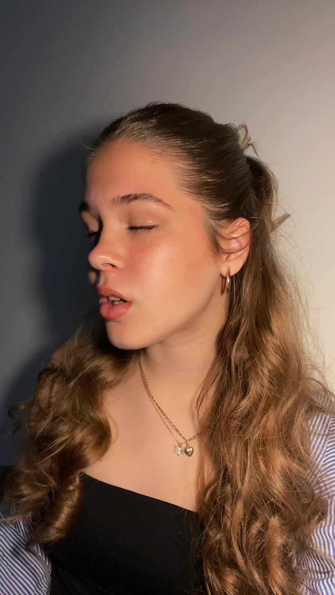 @laura