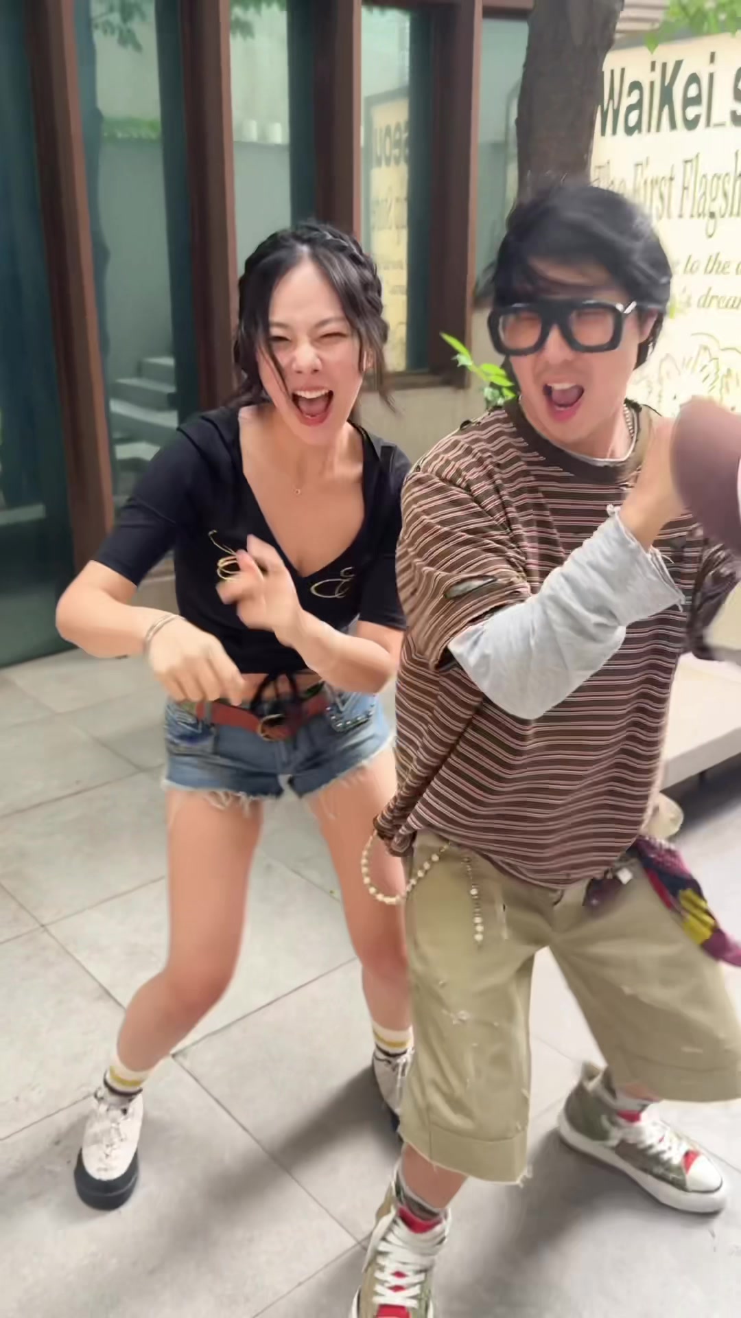 @비비 (BIBI)