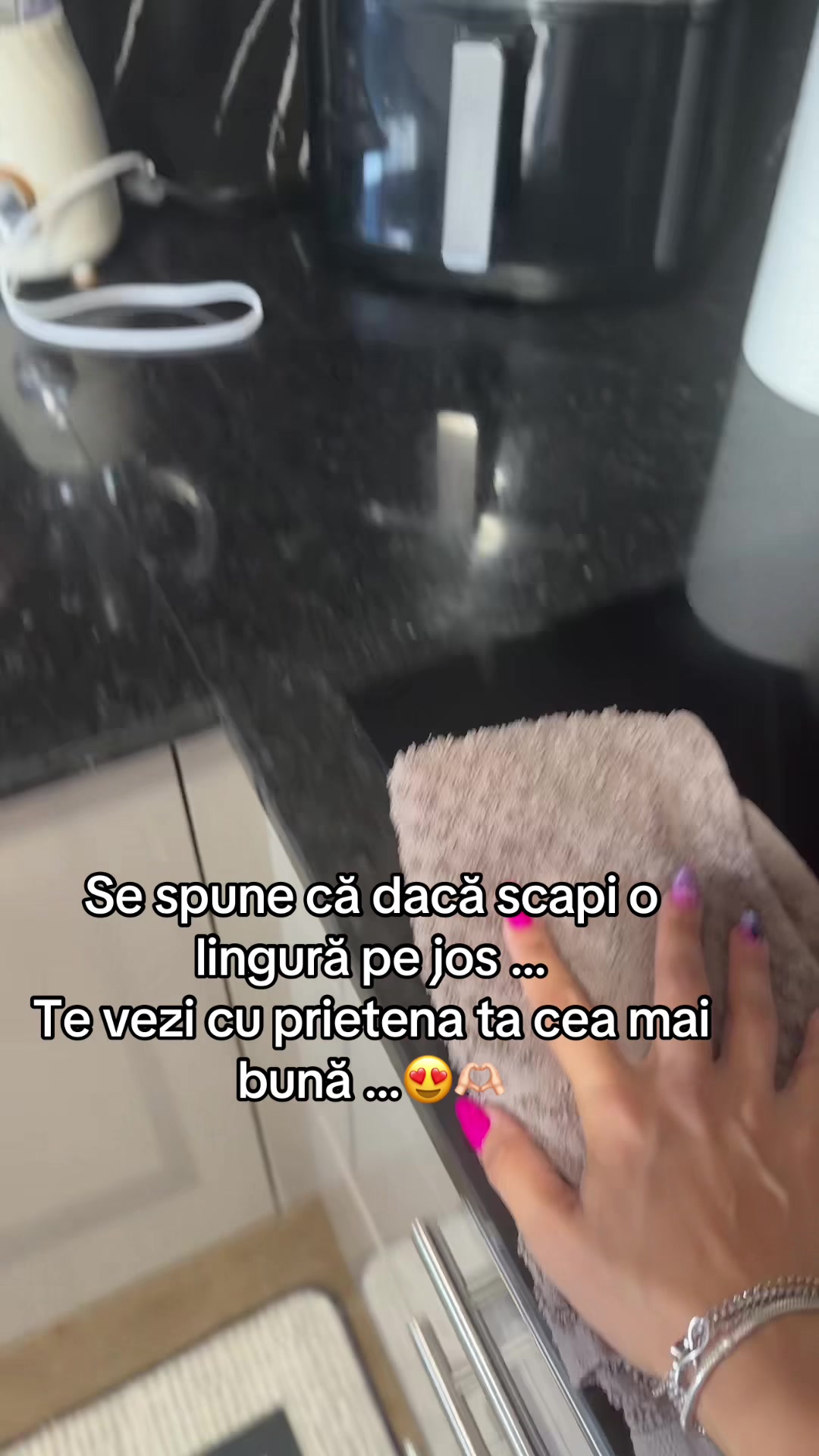 @❥ ̀́́́́ℂ𝕃𝔸𝕌𝕊 🌸 ❥