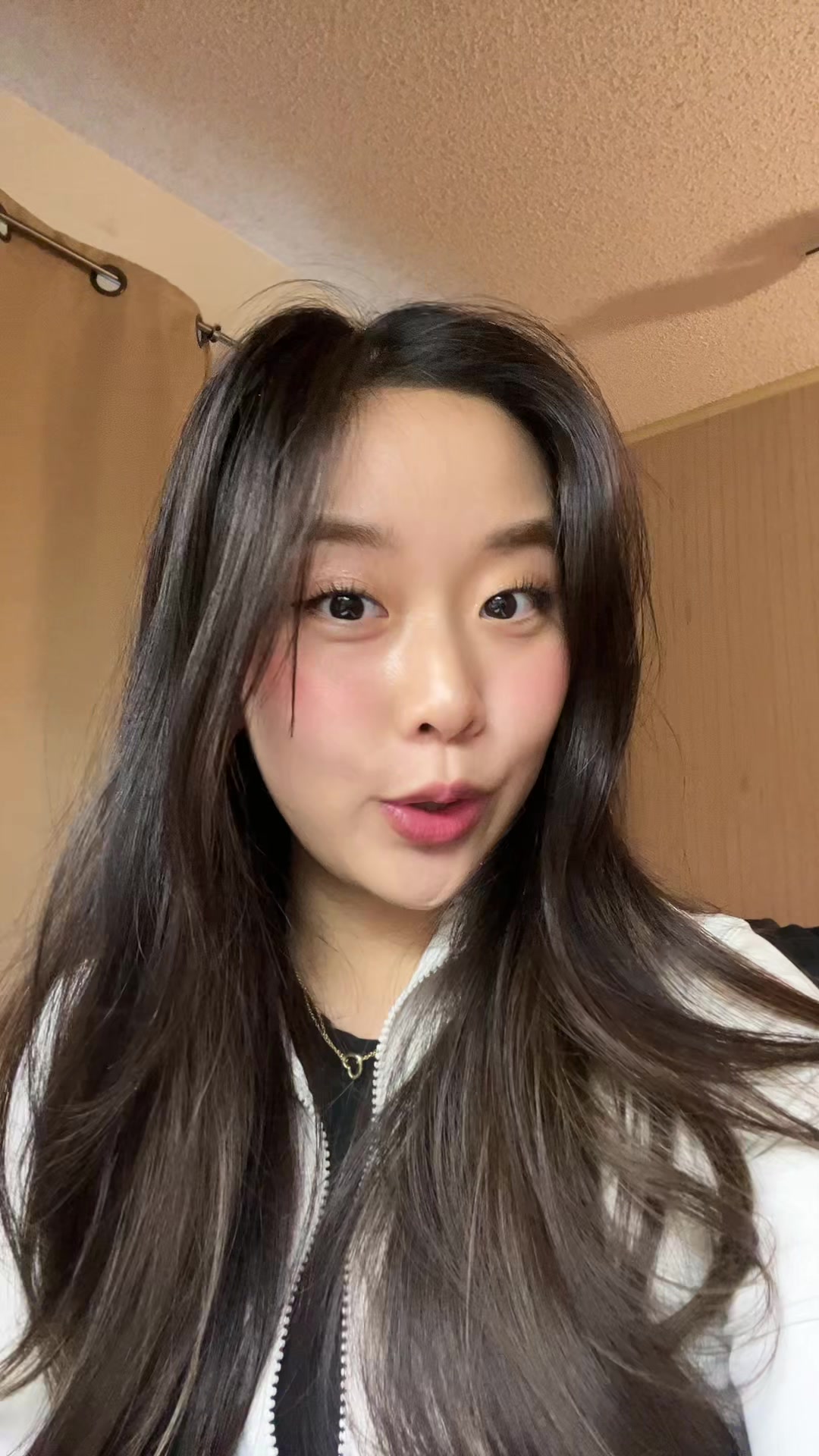 @Emi🌸