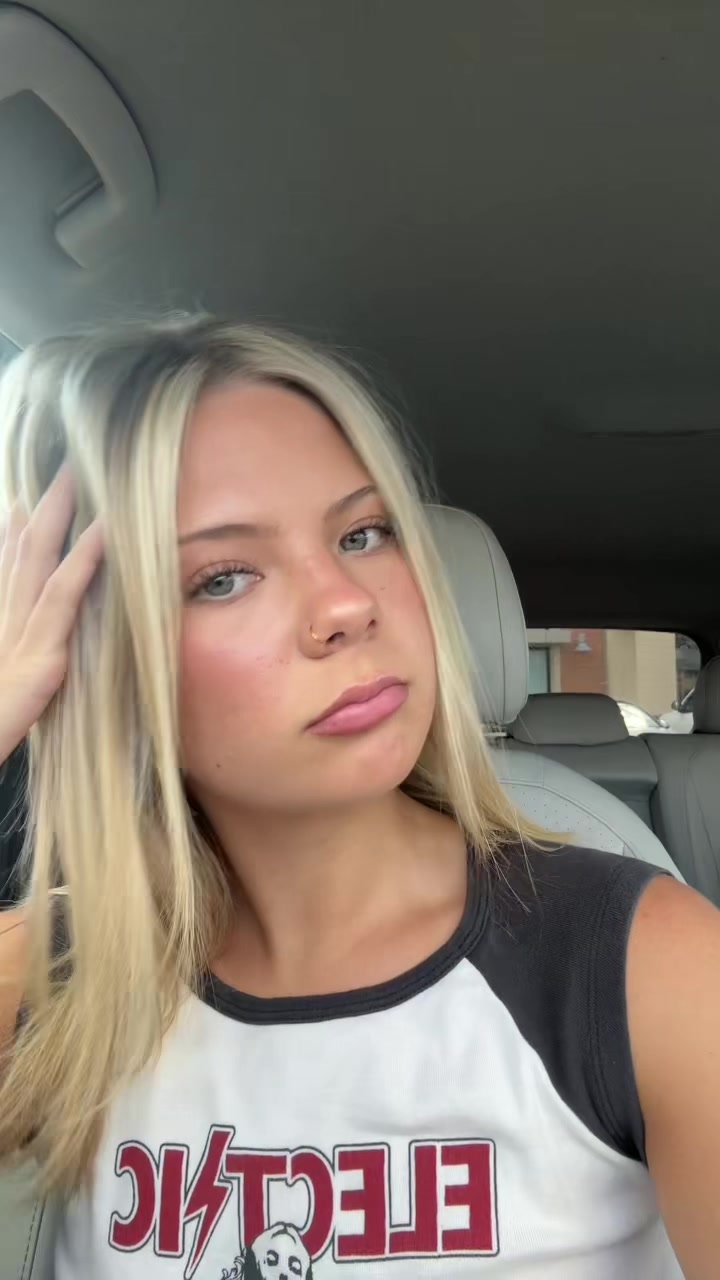 @ella 💩