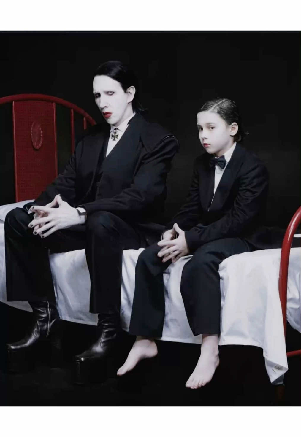 @Мортиша🦇 🧛🏻♀️