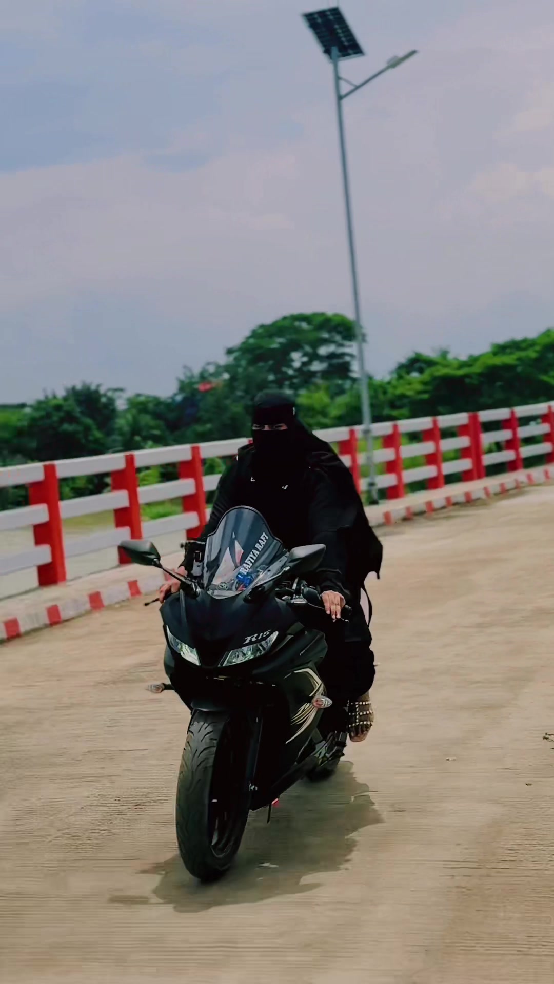 @Lady Biker Rafiya