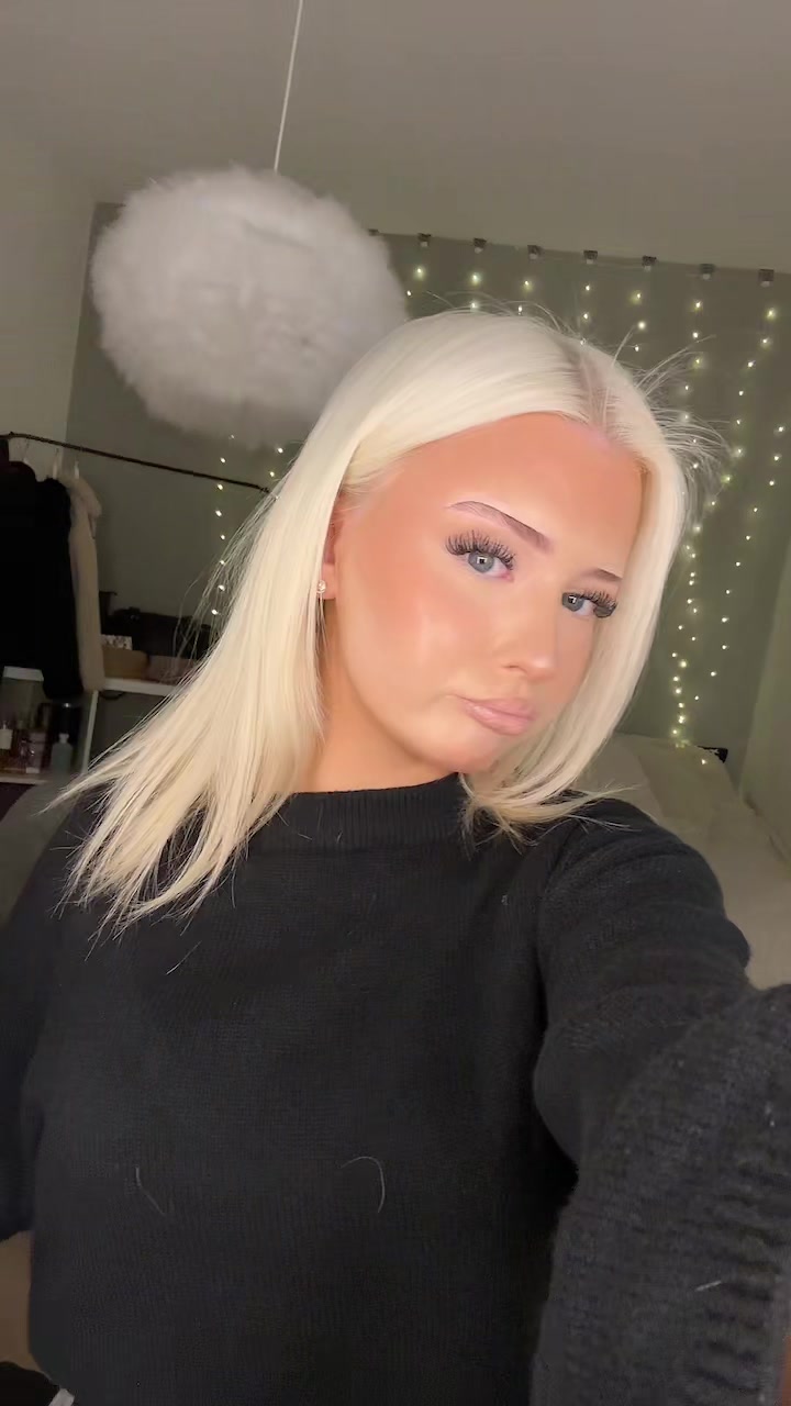 @𝓗𝓮𝓵𝓶𝓲𝓲𝓷𝓪🐰