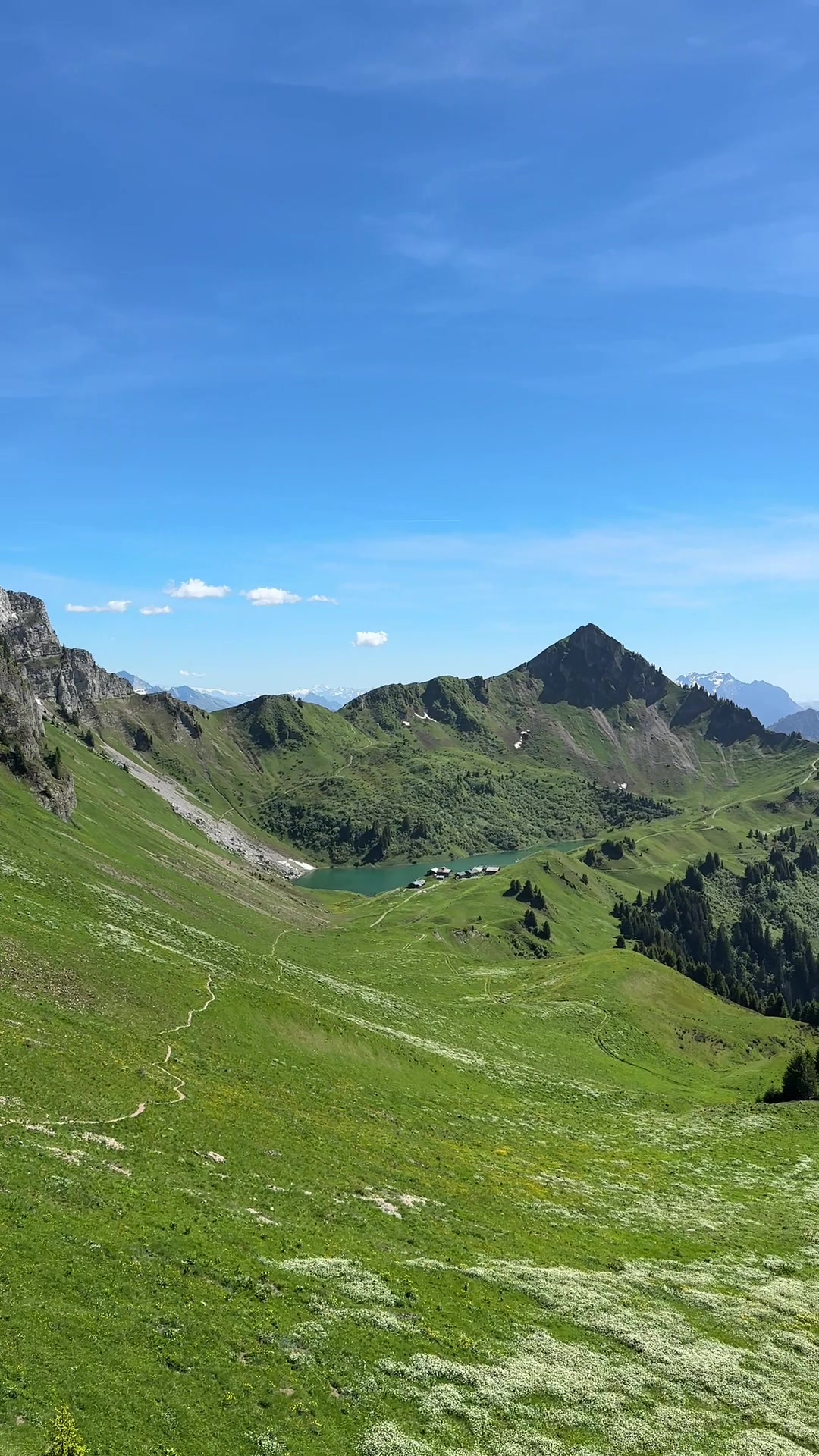 @Les 2 HS ⛰️