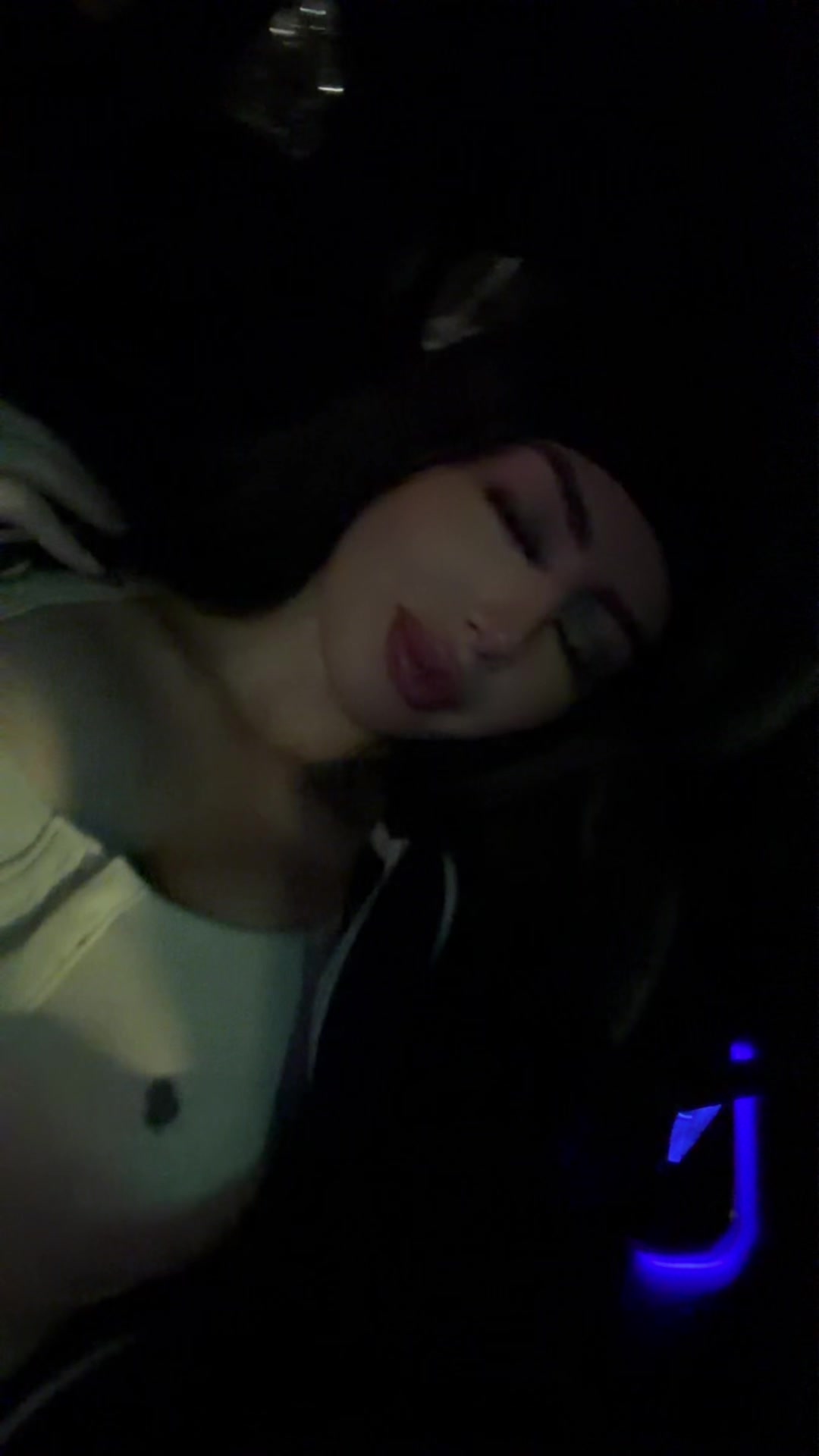 @Luna