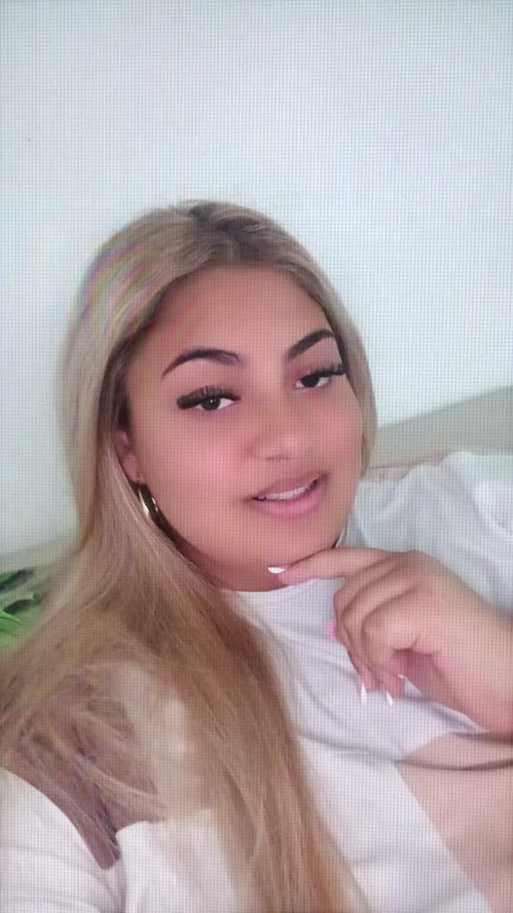 @Claudia_David