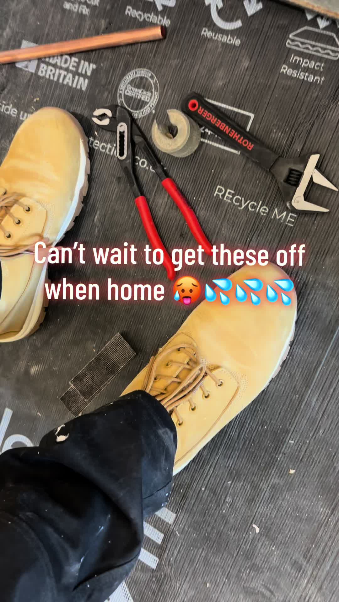 @Big foot carpenter