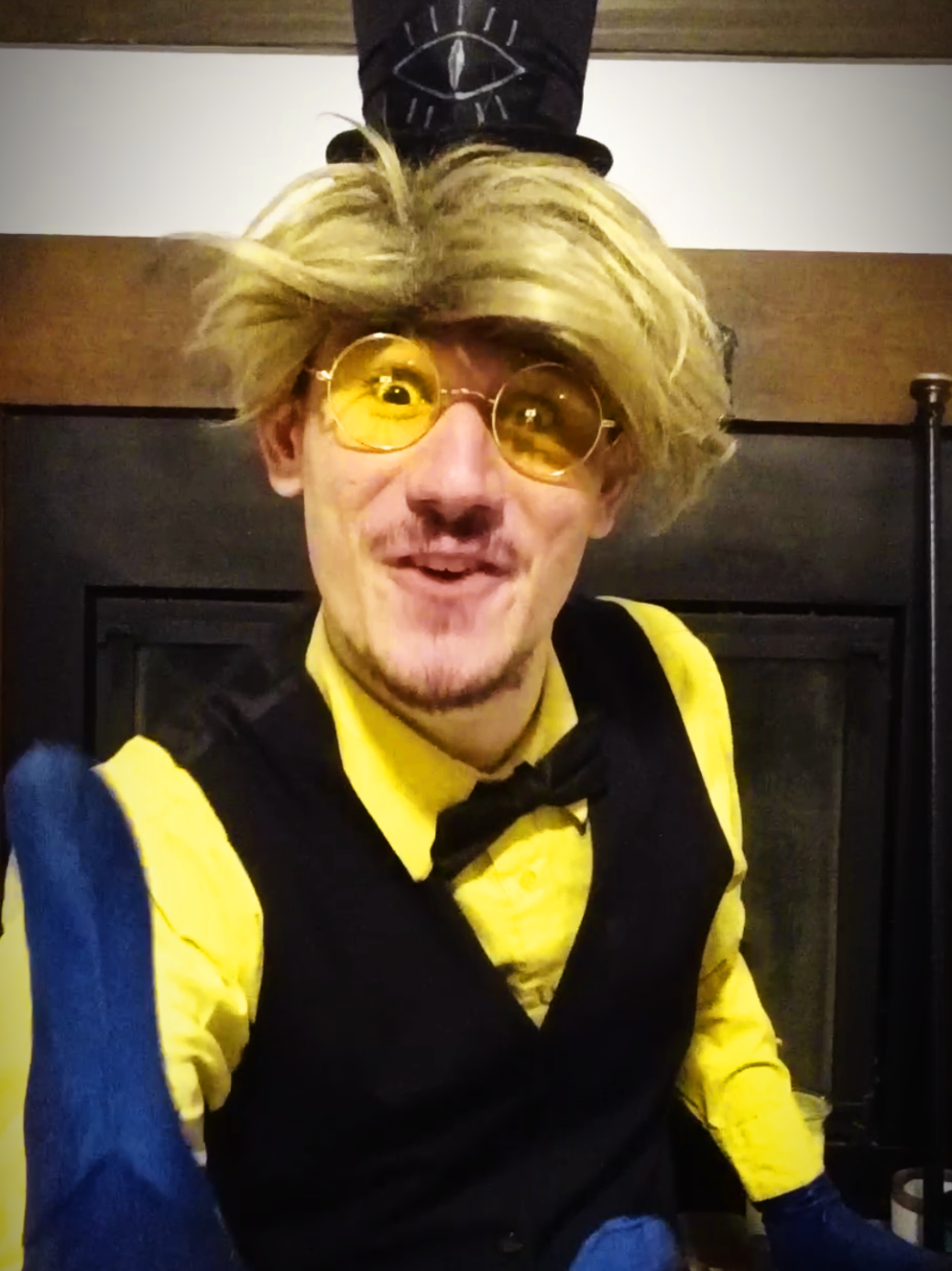 @Sam (SamulationCosplay)
