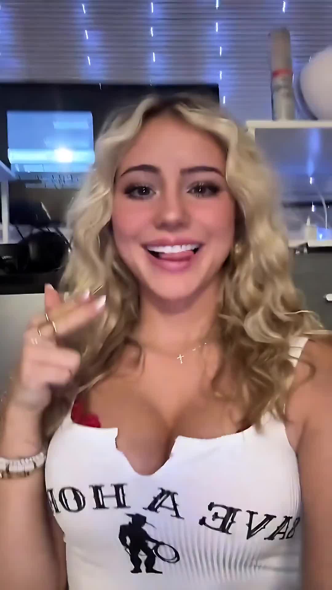 @Isabella