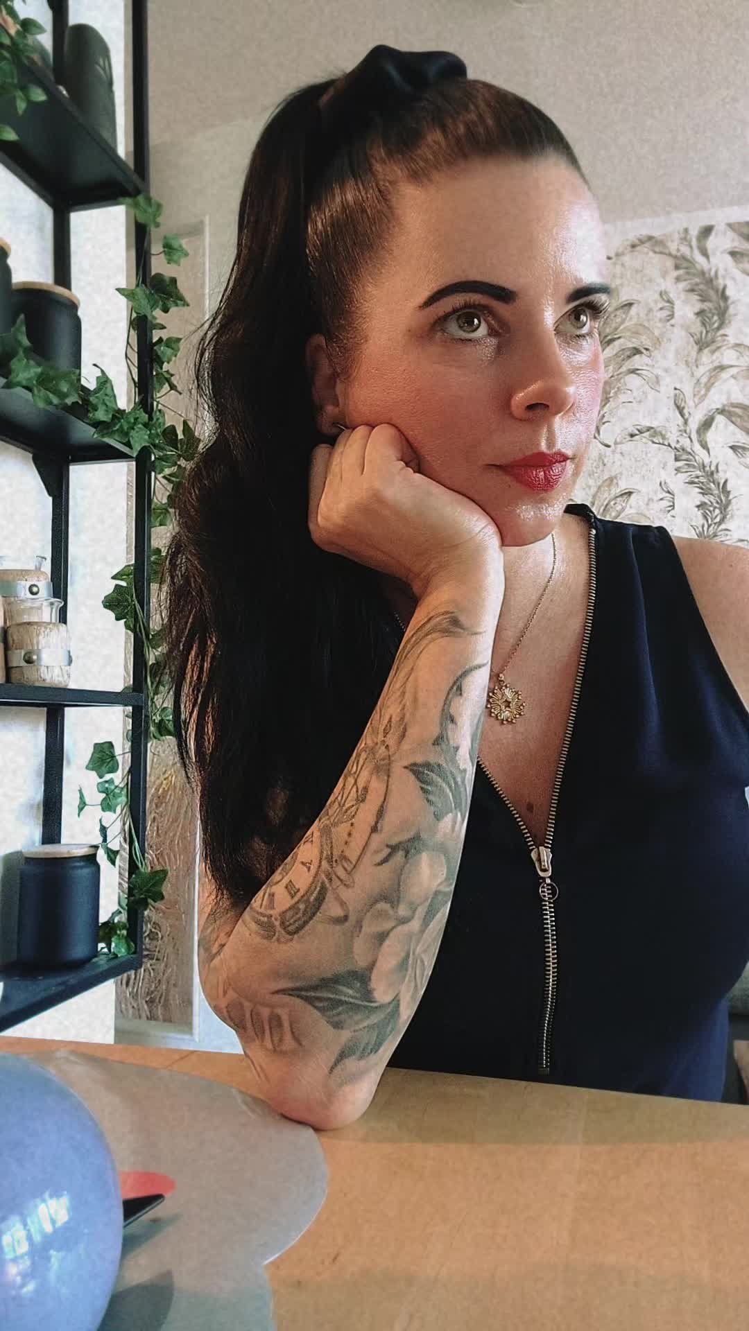 @Nicky🌹
