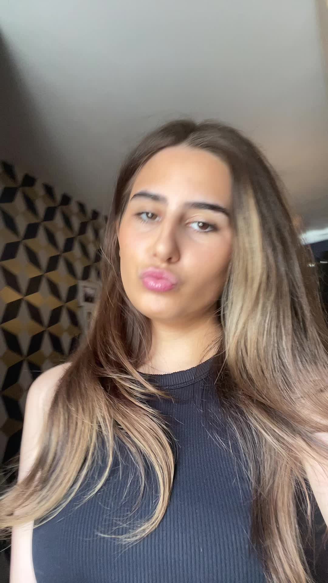 @anna x