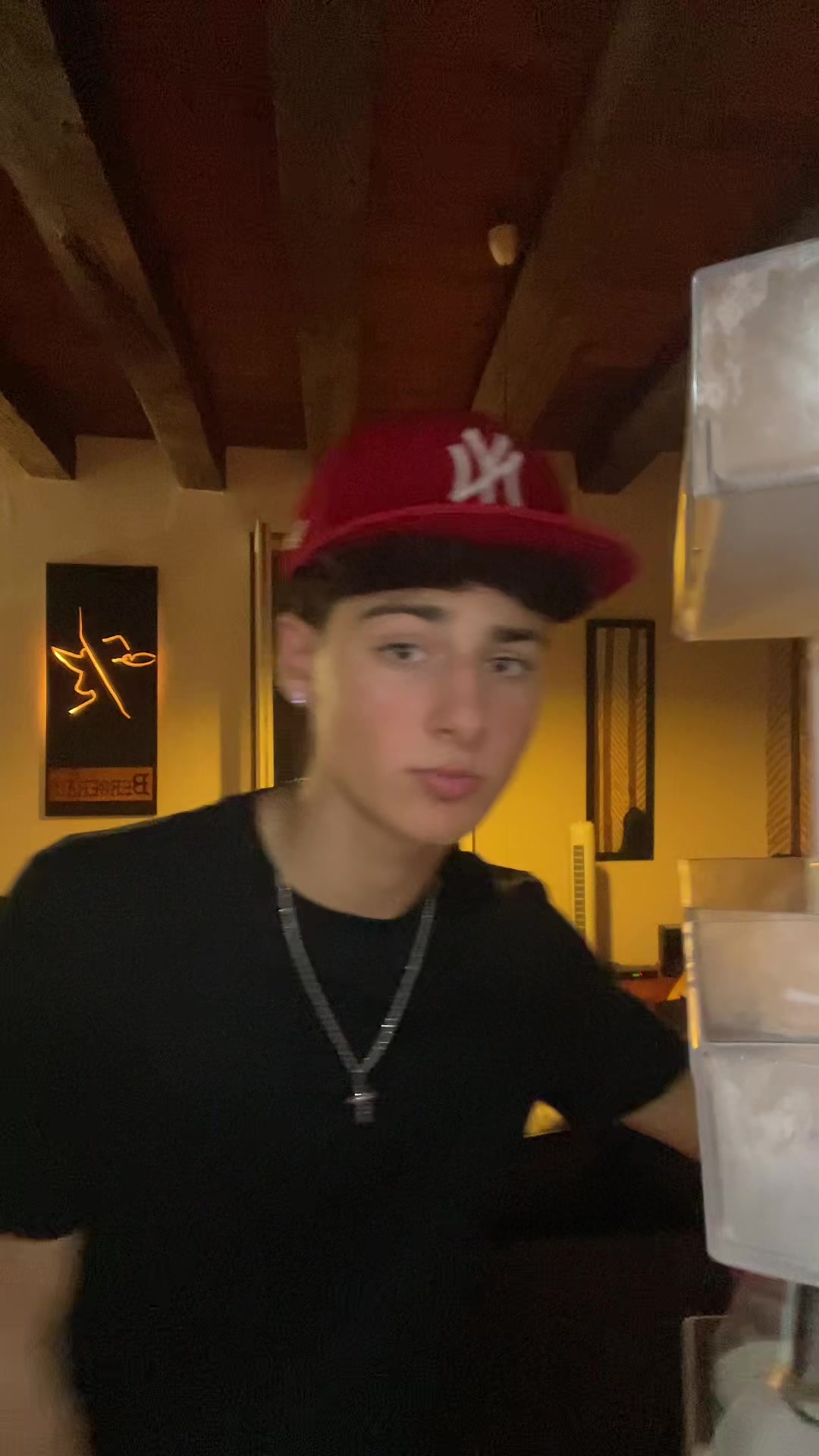@L&Eacute;O