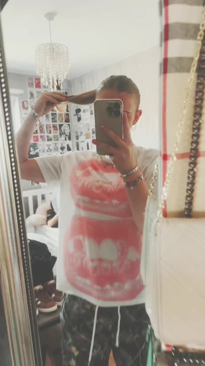 @🦄