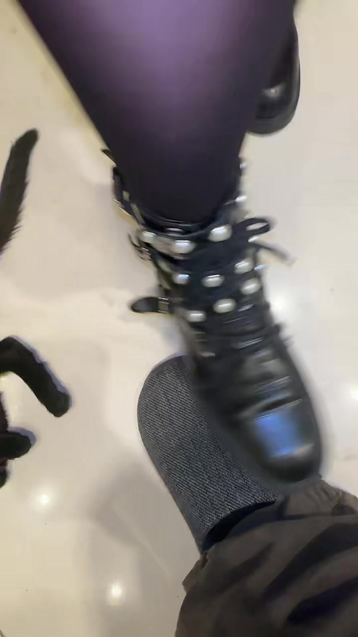 @annirelia