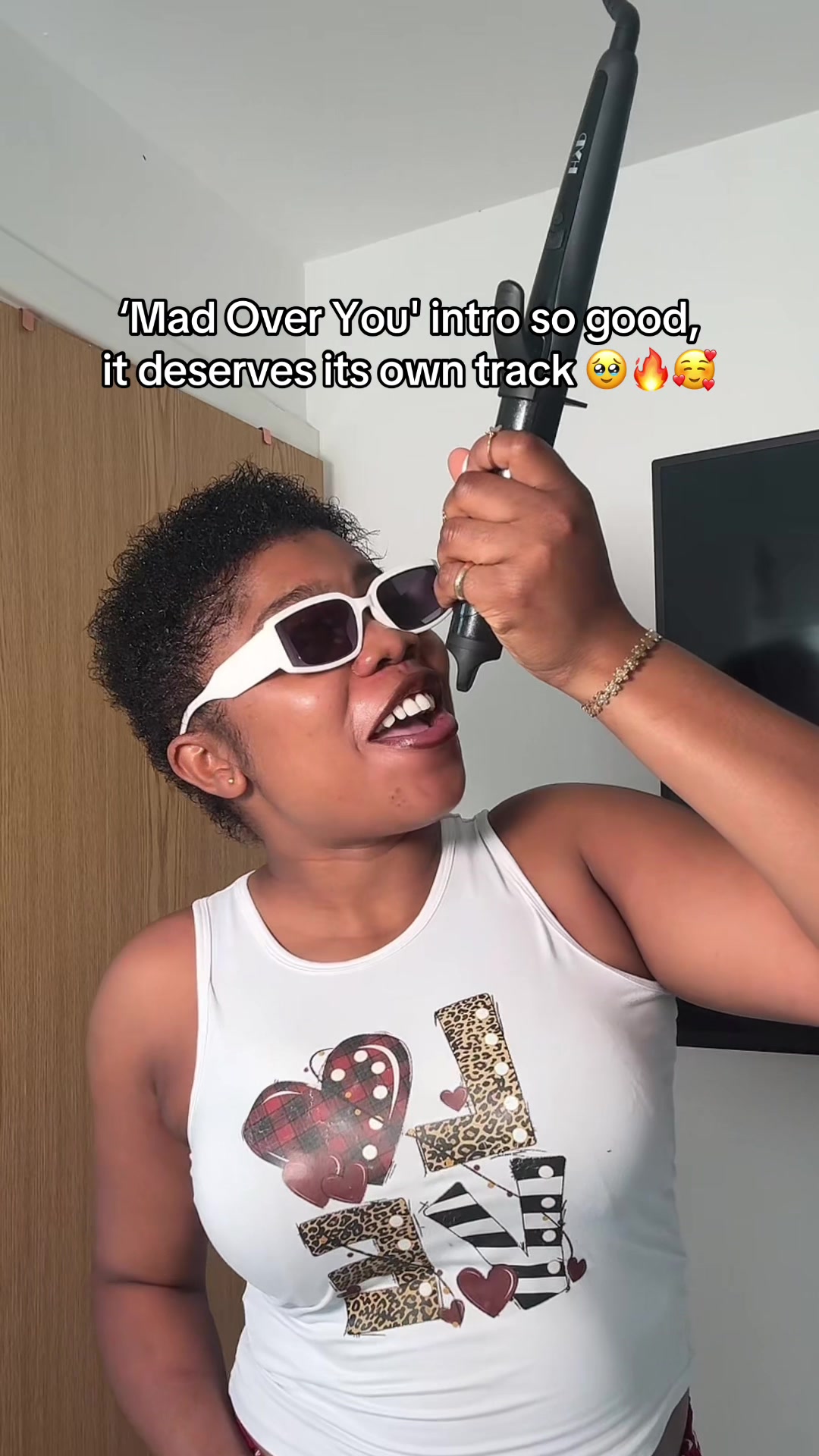 @Vibe Queen🎙️👑