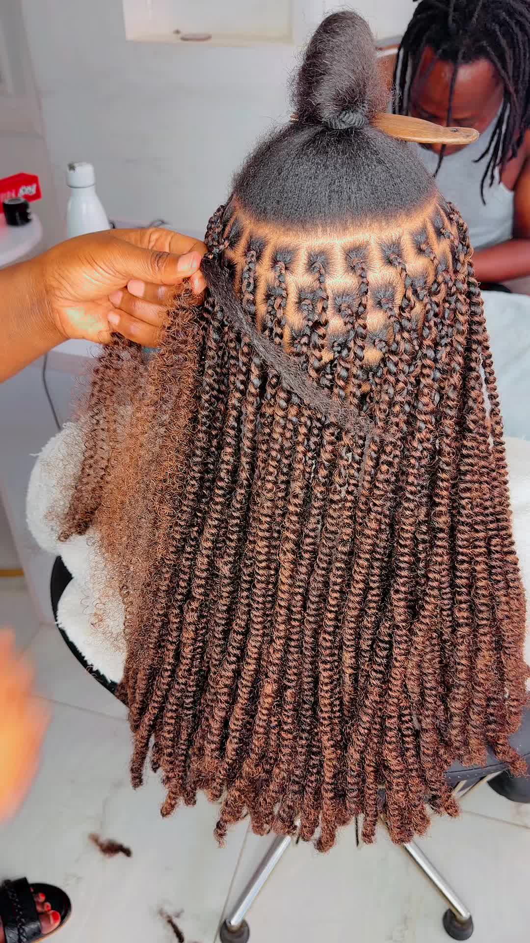 @GEECURLY SALON
