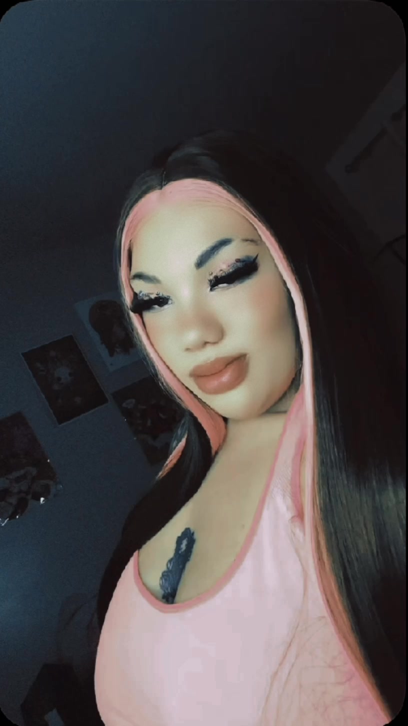 @FangzAlot 💋 🏳️🌈 Taj