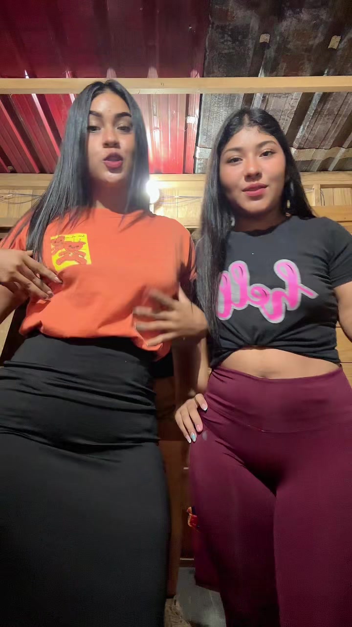 @anahiloor77