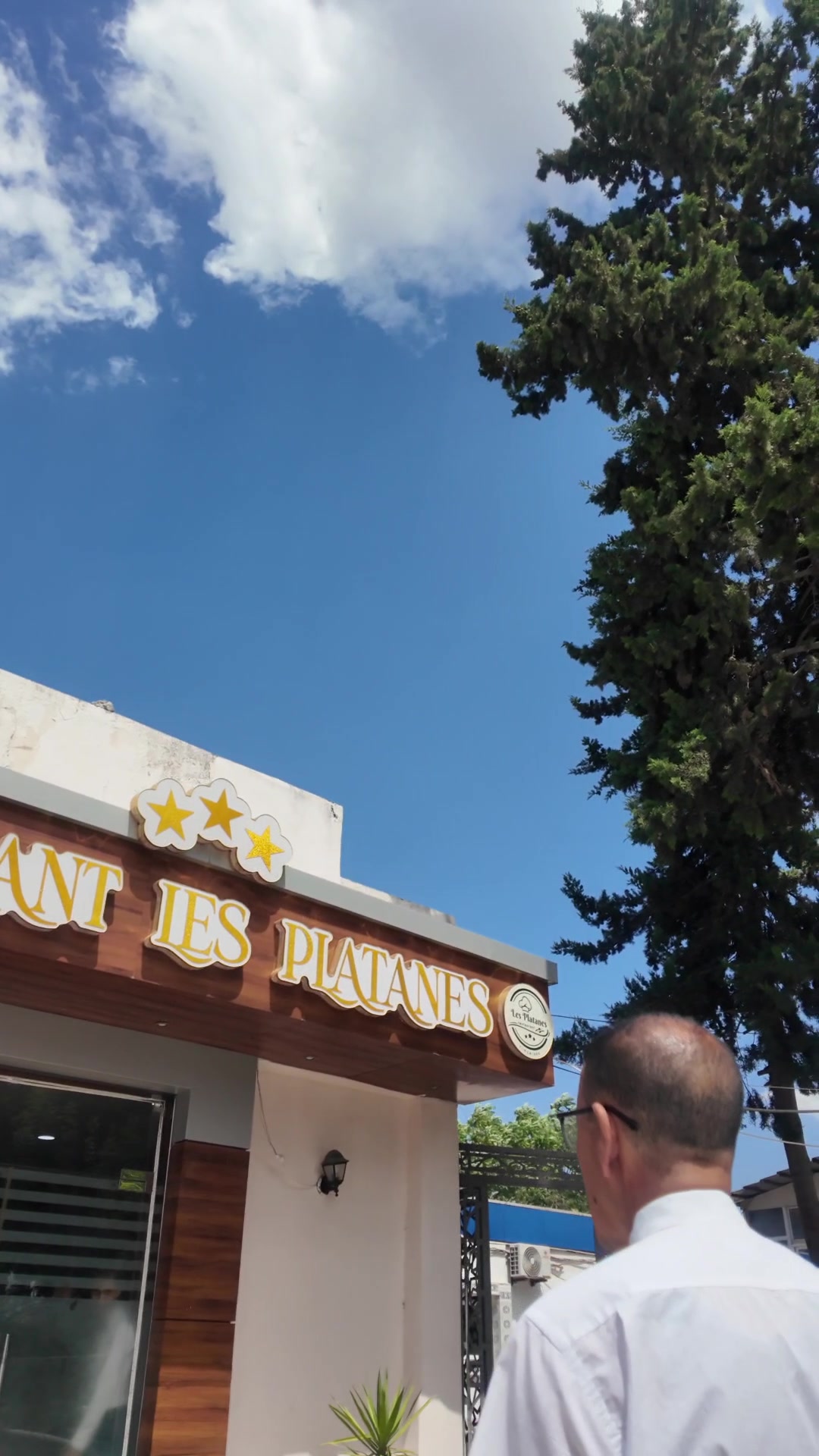 @restaurant les platanes