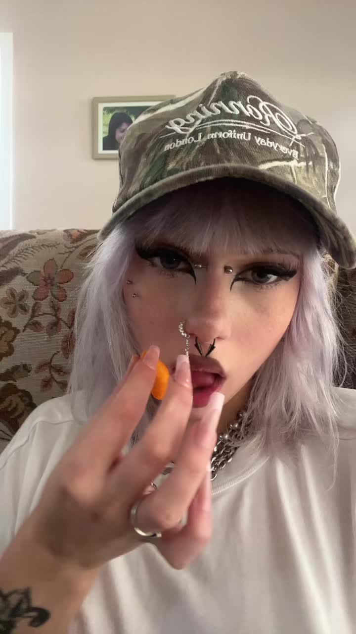 @Scarlet100xx