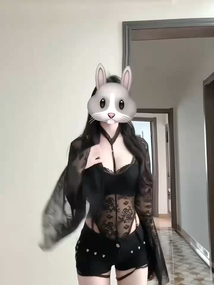 @Selena