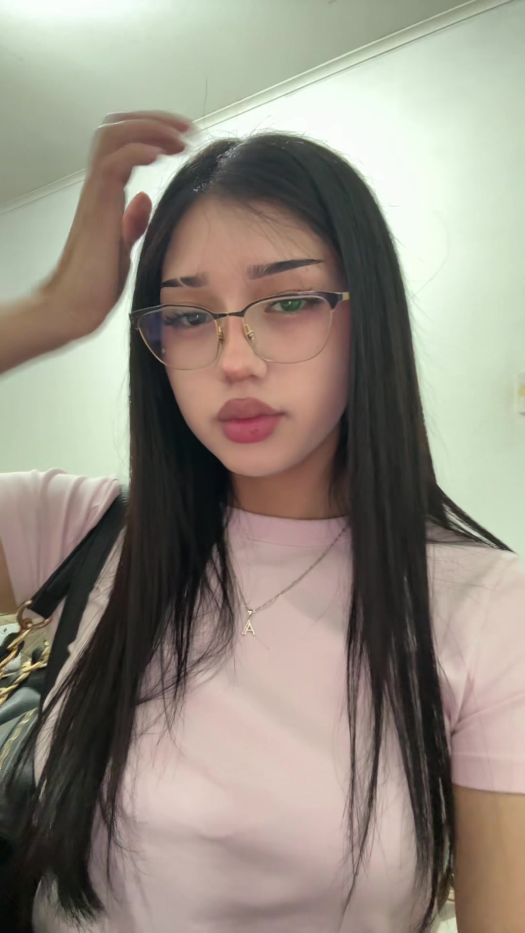@️