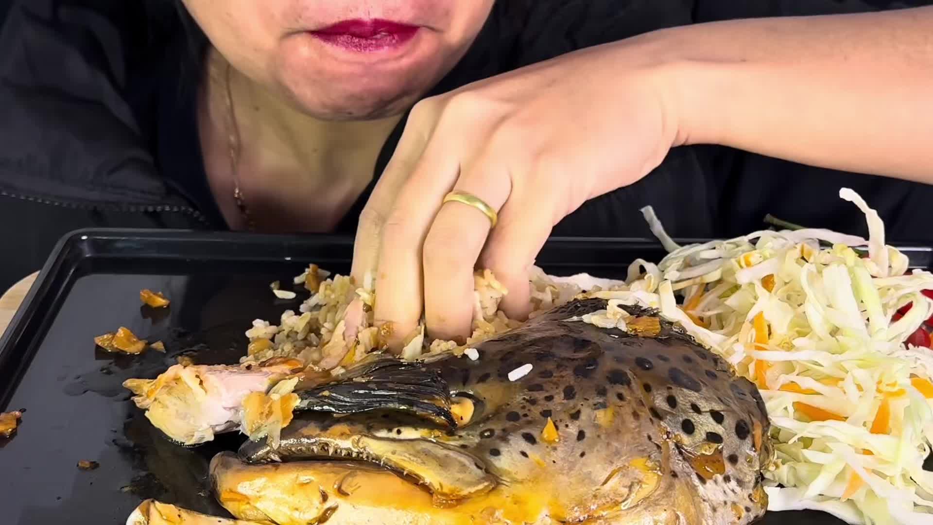 @Thirith eats