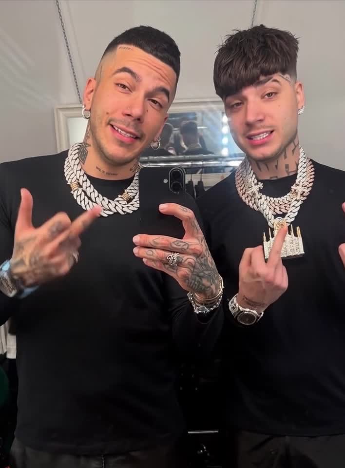 @🕺