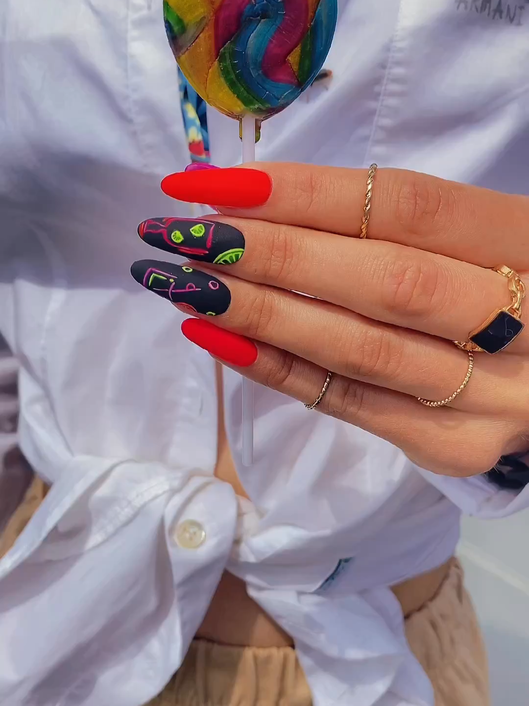 @Nails Company