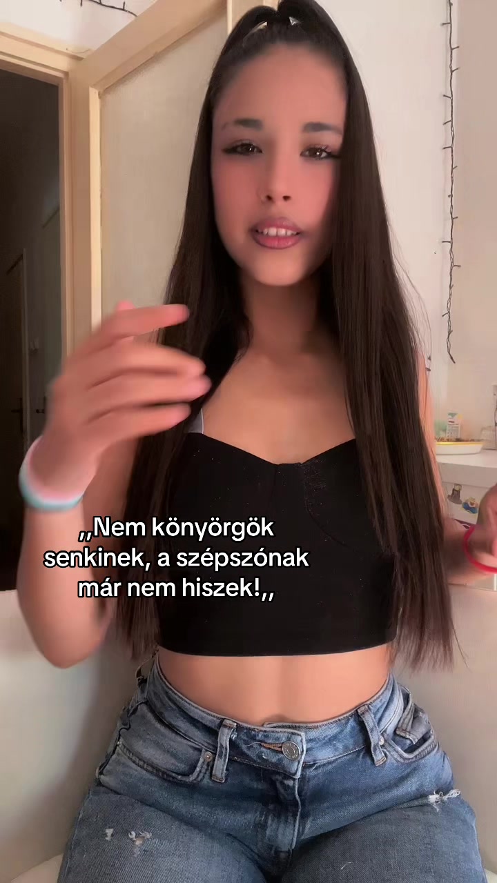 @NIKOLETTA15.