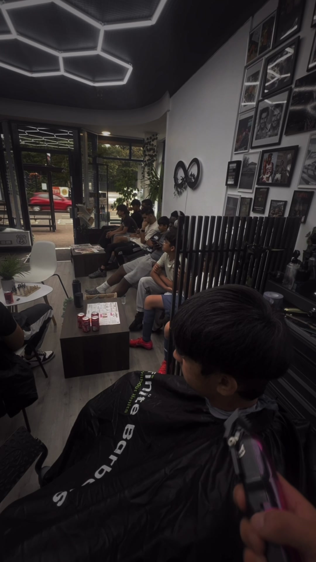 @Infinite barbers