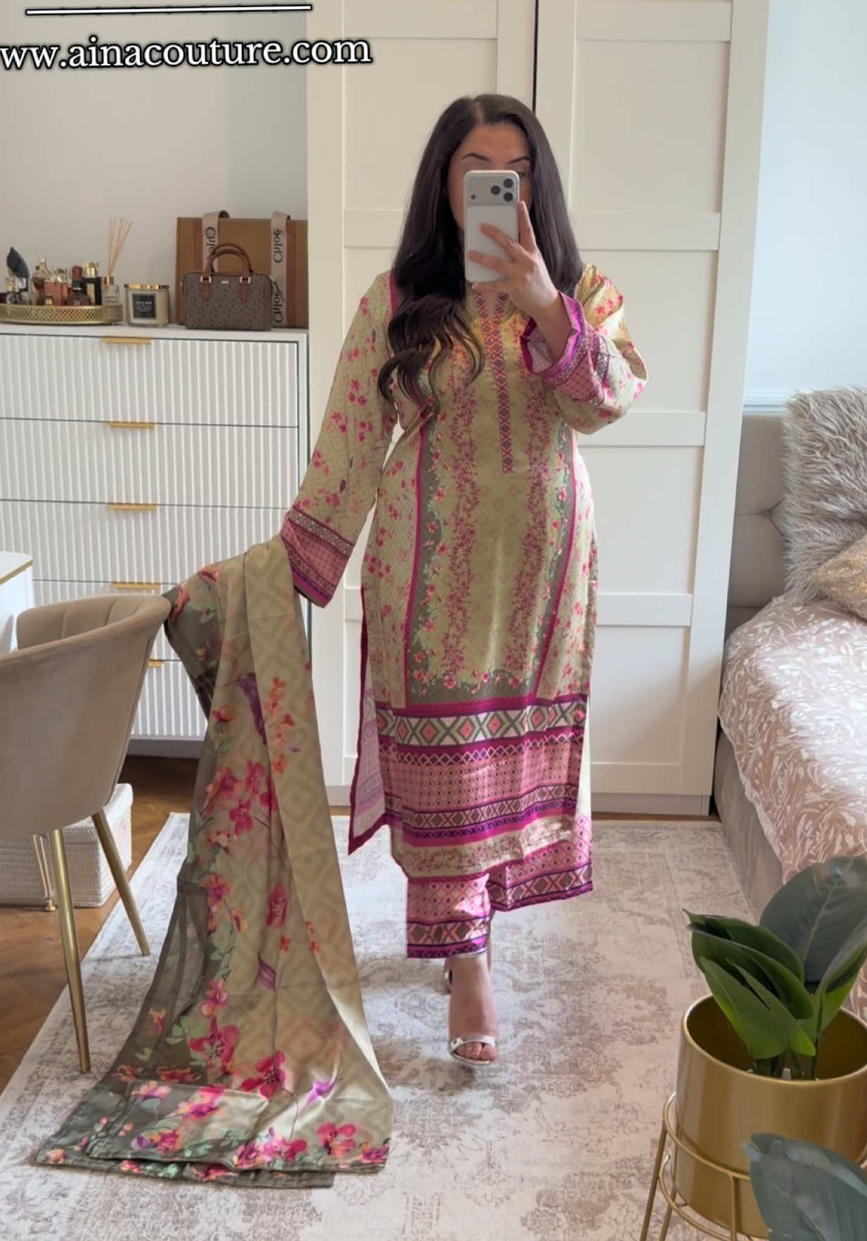 @Aina__couture