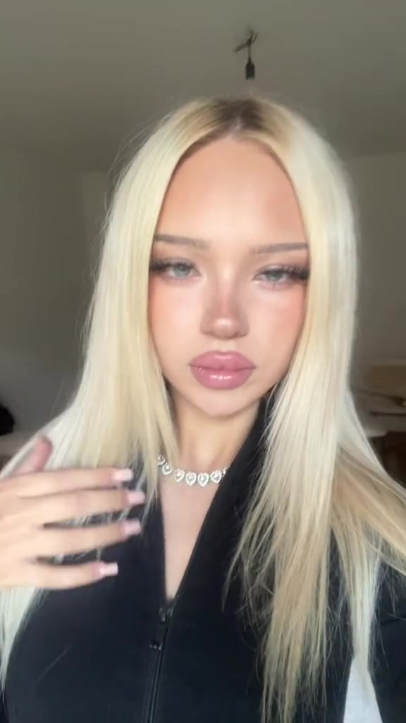 @аня
