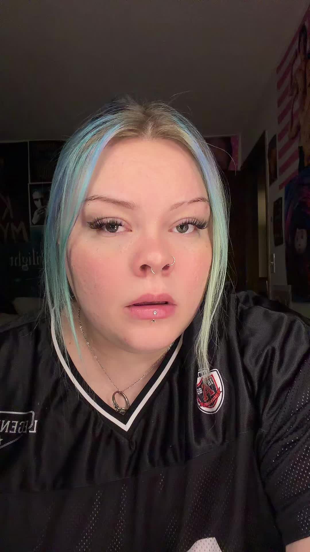 @Meganlarson777
