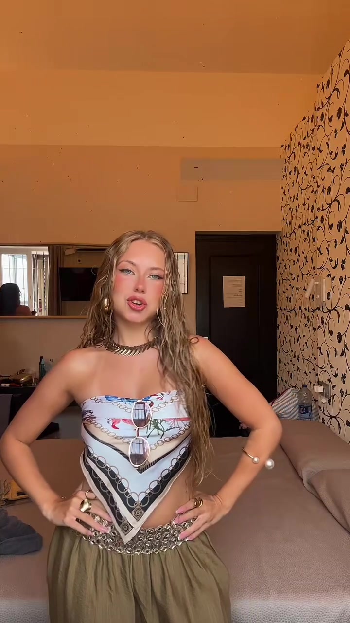 @daniela