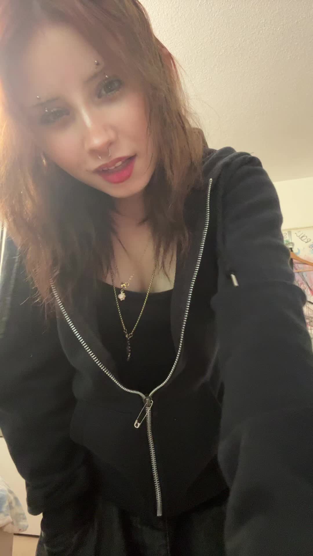 @CALLMEV☣️
