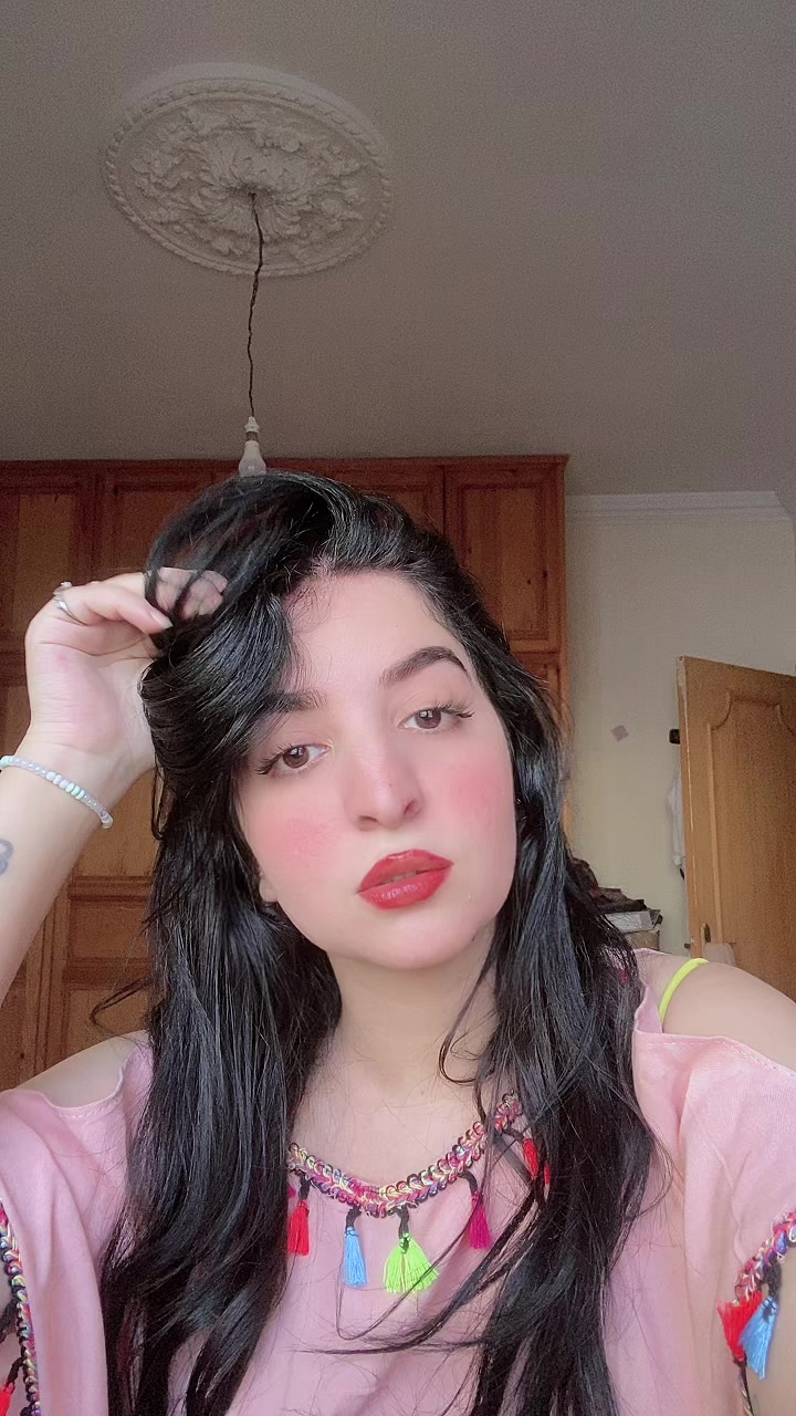 @oumniabetty1