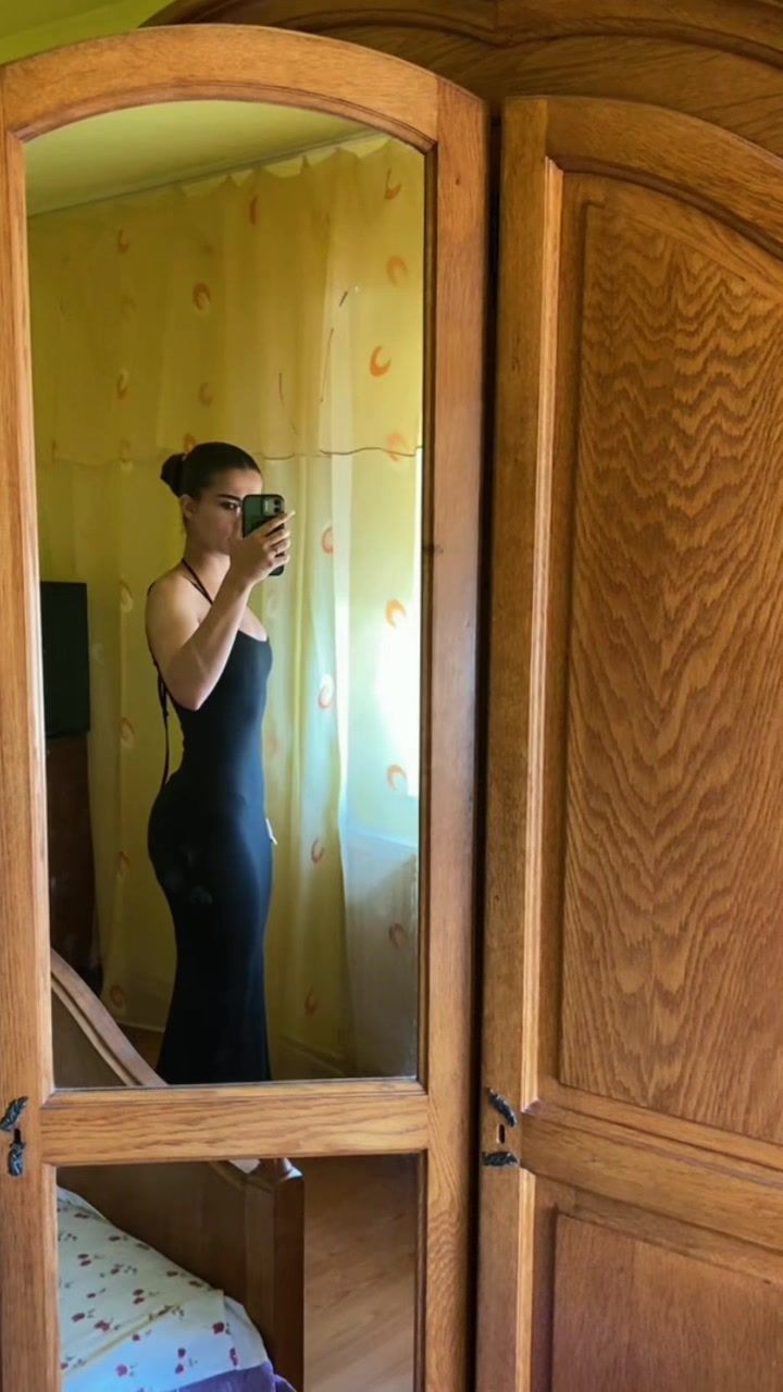 @╰‿╯