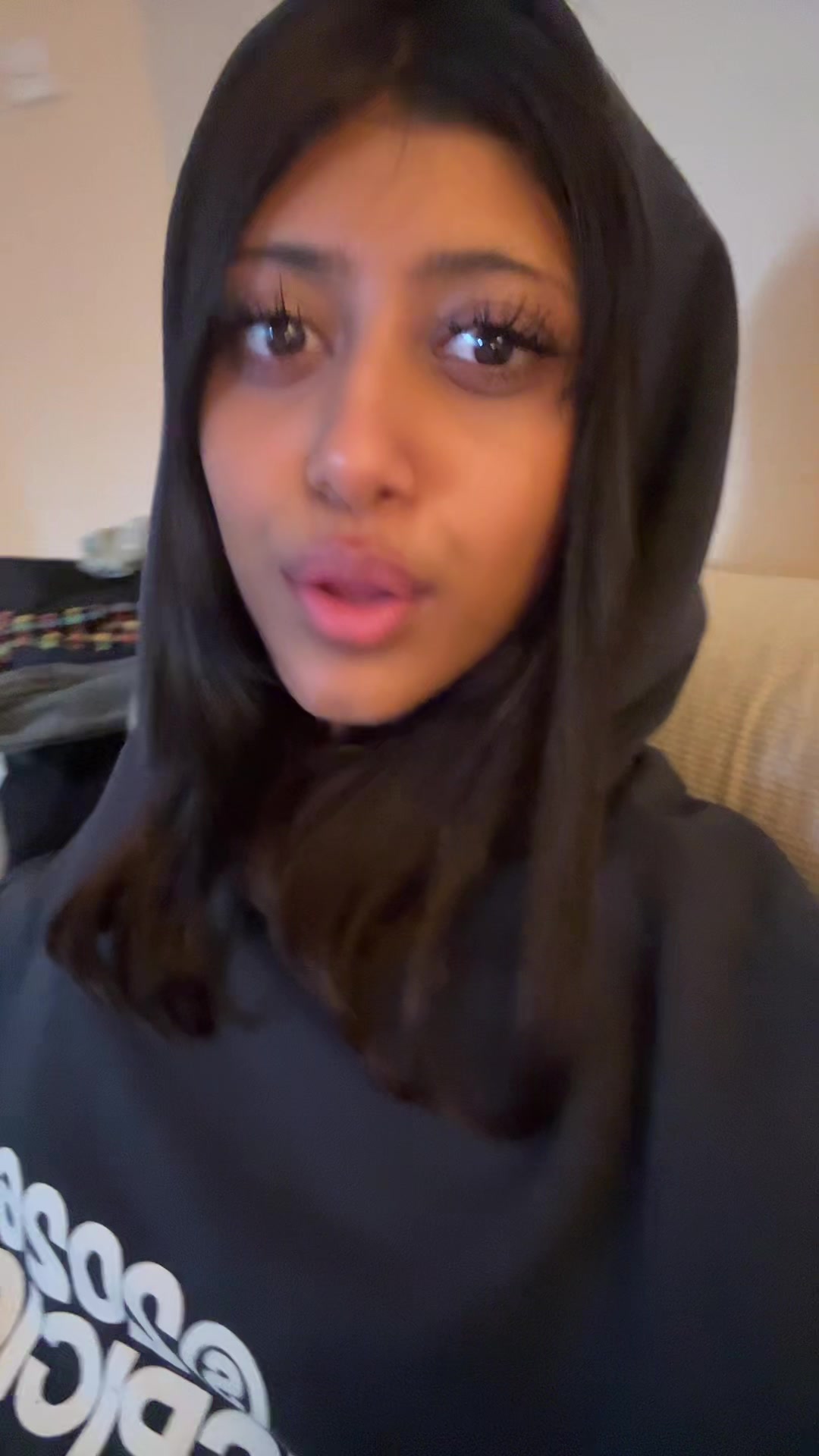 @￼