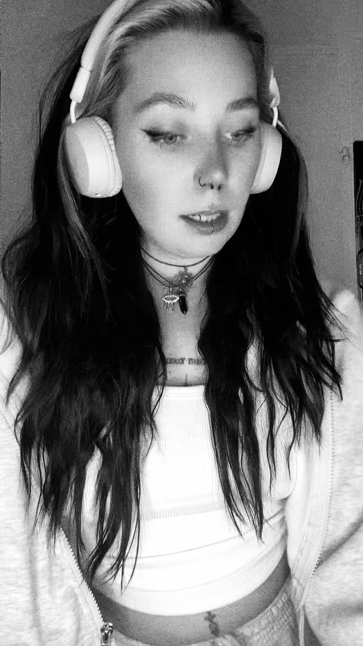 @Chrissy 🔮🕉