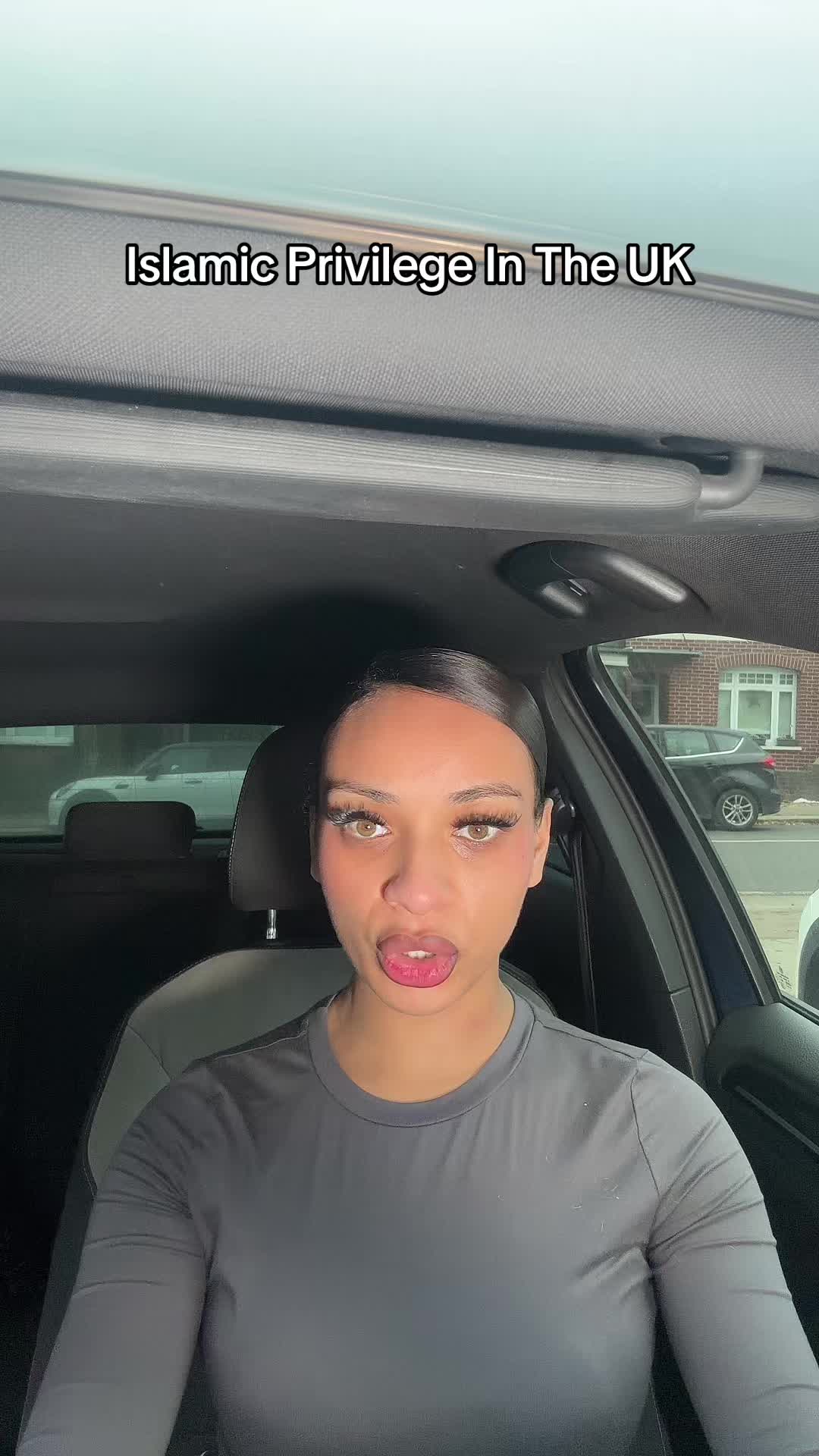 @courtneyclarkew