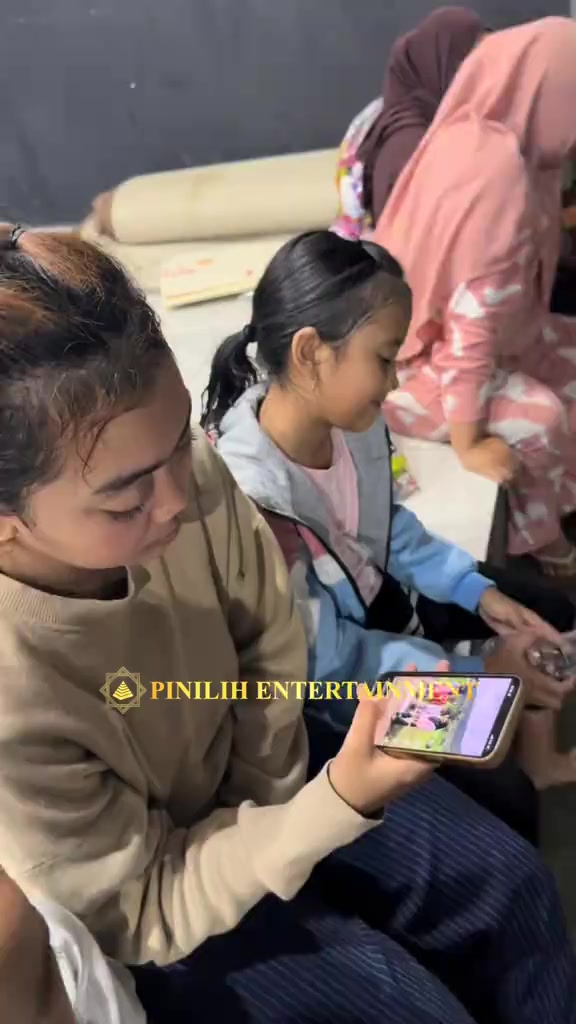 @Fans Putri pinilih eira
