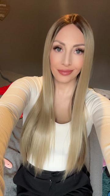 @Becki 🍒👩&zwj;🦲