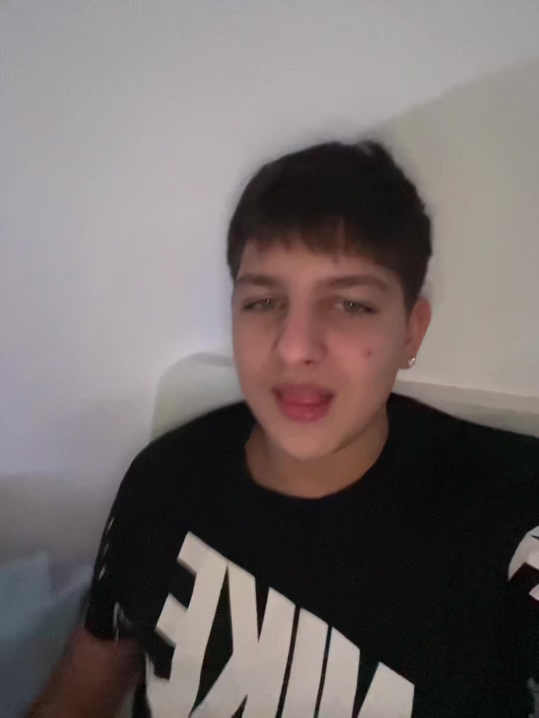 @leonboy