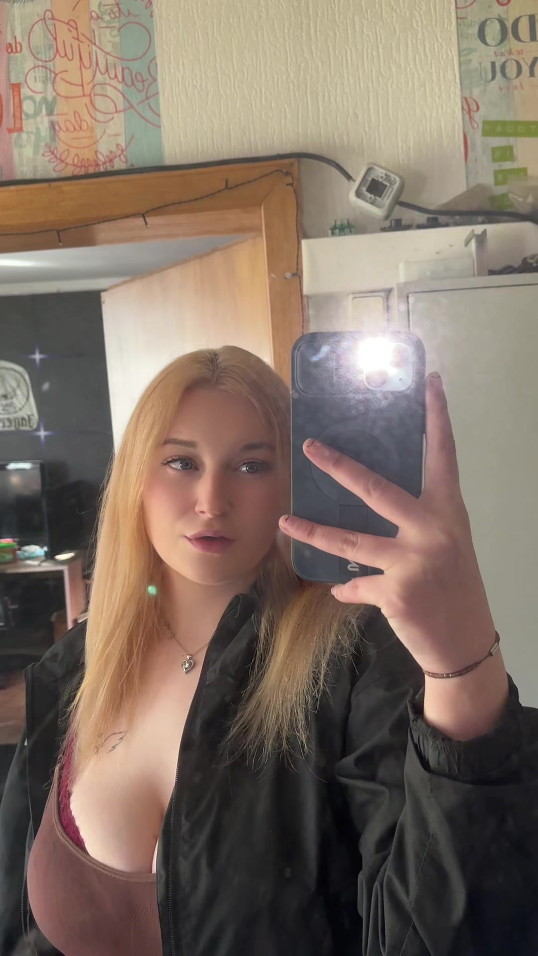 @Itsangi