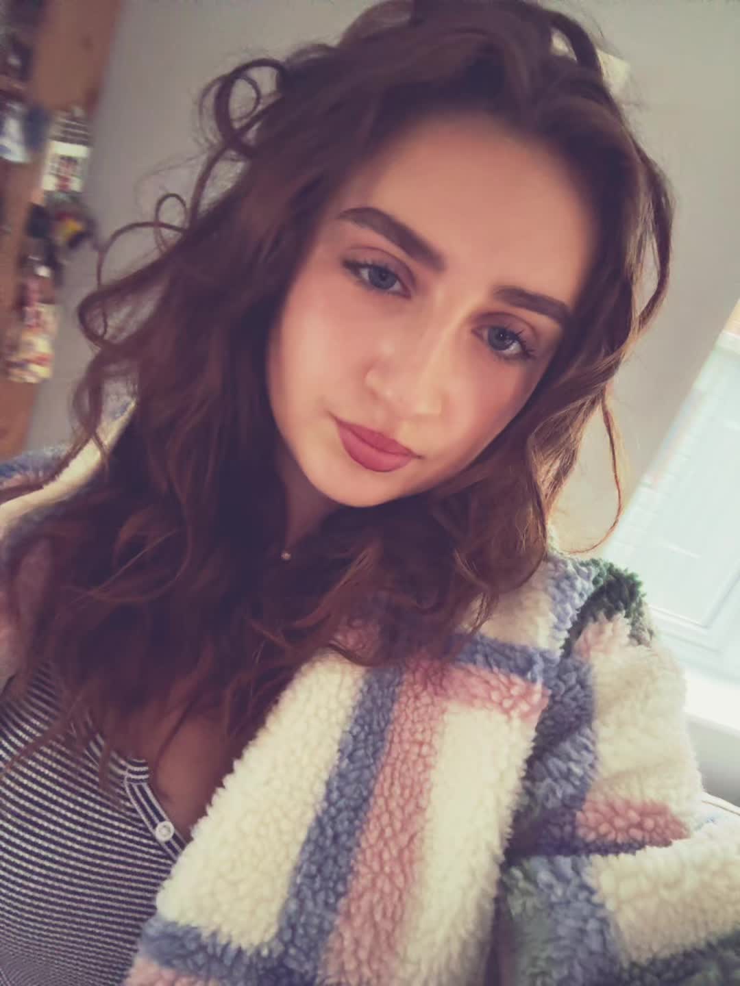 @Bella